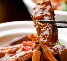 Braised Lamb Shank with Tofu Skin in Clay Pot