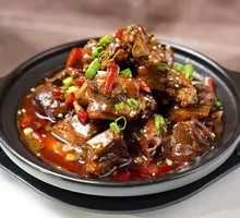 Sauce-Flavored Beef Shank Black Duck Stew