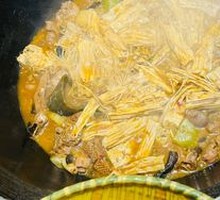 Stewed Goose in Iron Pot
