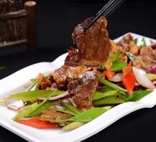 Stir-Fried Beef with Spicy Sauce