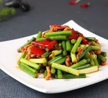 Garlic Shoot and Ox Tripe Stir-fry