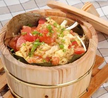 Tomato and Egg Bucket Rice