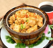 Spicy and Numbing Shredded Chicken in Wooden Bucket Rice