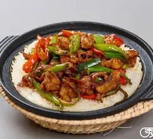 Xiang Flavor Stir-Fried Pork in a Clay Pot