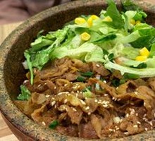 炙烤肥牛石锅拌饭