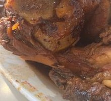 Hand-grabbed Pork Shank