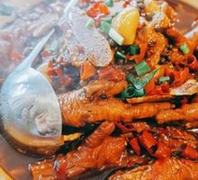 Earthen Pot Stewed Chicken Feet