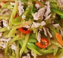 Stir-fried Lettuce Shreds with Pork