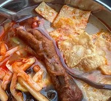 Spicy Chicken Feet with Rice Noodles