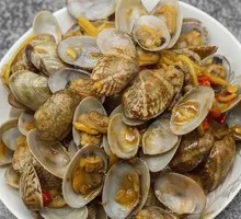 Sauce-Braised Clams