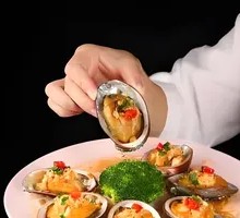 Steamed Fresh Abalone with Garlic Noodles