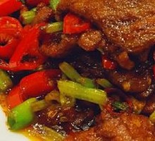 Stir-Fried Beef with Yellow Onion