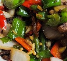 Stir-Fried Beef with Spicy Sauce