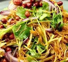 Stir-Fried Bean Sprouts with Three Threads