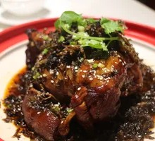 Braised Pork Trotter with Vegetables