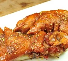 Braised and Roasted Pig's Trotters
