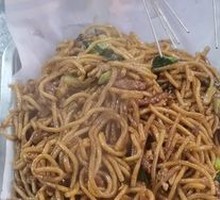 Stir-Fried Noodles with Shredded Meat