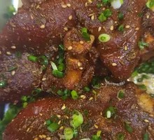 Charcoal-Grilled Pig Trotters