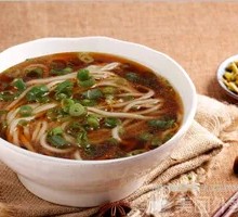 Fresh Pork Bone Noodle Soup