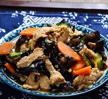 Wood Ear Mushroom and Pork Rice Bowl