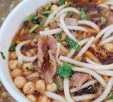 Beef Noodle Soup with Quick-Blanched Beef