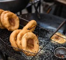 Fried dough snack