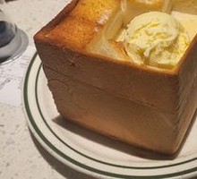 Honey Toast with Vanilla Ice Cream