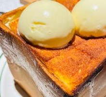 Honey Toast with Vanilla Ice Cream