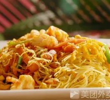 Shrimp Fried Cantonese Rice Noodles