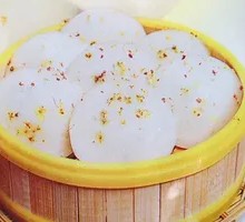 Sugar-glazed Osmanthus Cake