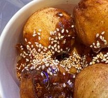 A Bao Pan-Fried Dumplings