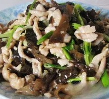 木耳肉丝盖饭
