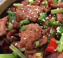 Stir-Fried Beef with Yellow Onion