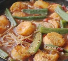 Braised Pork with Okra in Clay Pot