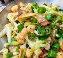 Spicy Stir-Fried Organic Cauliflower