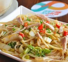 Stir-Fried Noodles with Shredded Pork