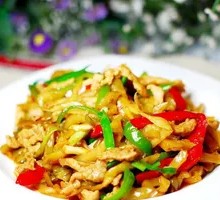Green Pepper and Preserved Vegetable Shredded Pork Rice Bowl