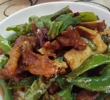Small Farmer's Stir-Fried Pork with Green Pepper