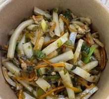 Snow Cabbage and Pork Stir-fried Rice Noodles
