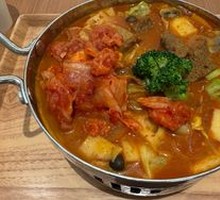 Gold-Grade Kimchi Spicy Beef Hot Pot