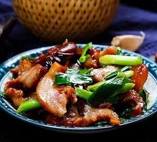 Green Pepper Stir-fried Pork Head Meat