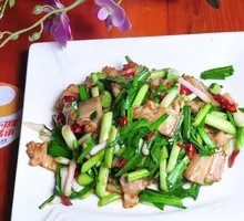 Garlic Stir-fried Preserved Meat Rice Bowl