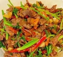 Stir-Fried Beef with Yellow Onion