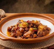 Braised Abalone with Free-range Chicken