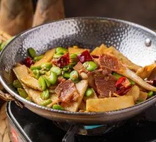 Yunnan Fresh Spring Bamboo Shoots Stir-Fried with Broad Bean Cubes