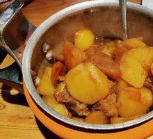 Spiced Yellow Beef in Small Pot
