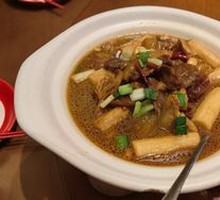 Braised Beef Shank and Tendon in Clay Pot