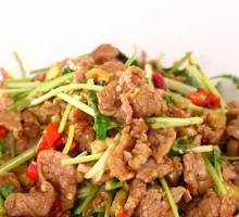 Stir-Fried Beef with Yellow Onion
