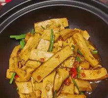 Stewed Firm Tofu in Clay Pot