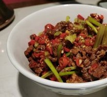 Stir-Fried Beef with Yellow Onion